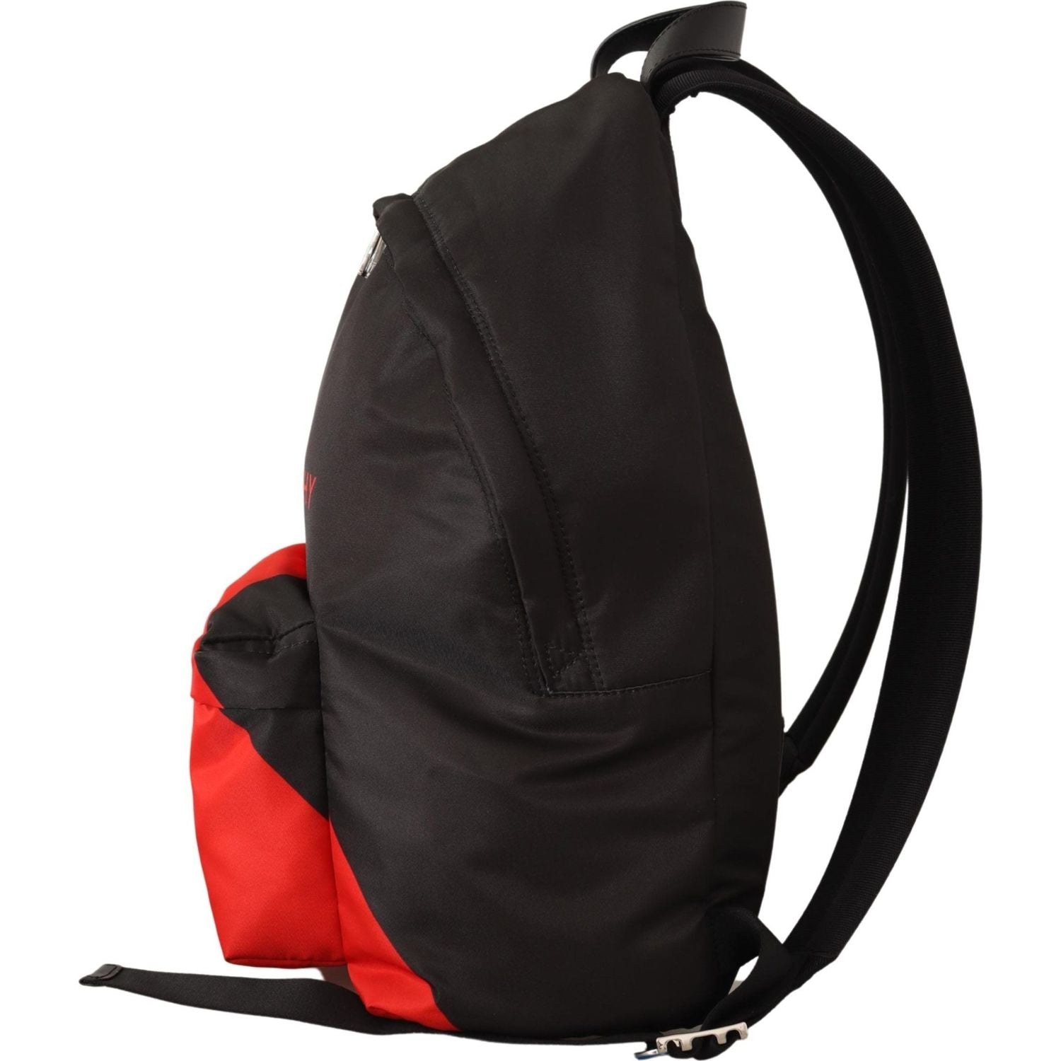 Front view with bag zipped and handles upright.