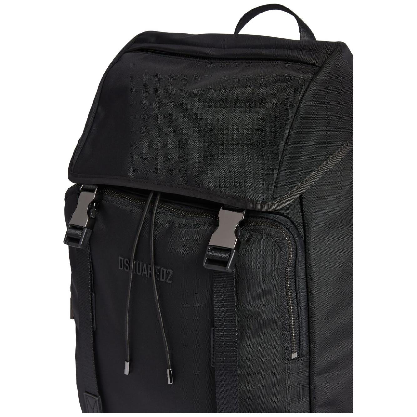 Front view with bag zipped and handles upright.