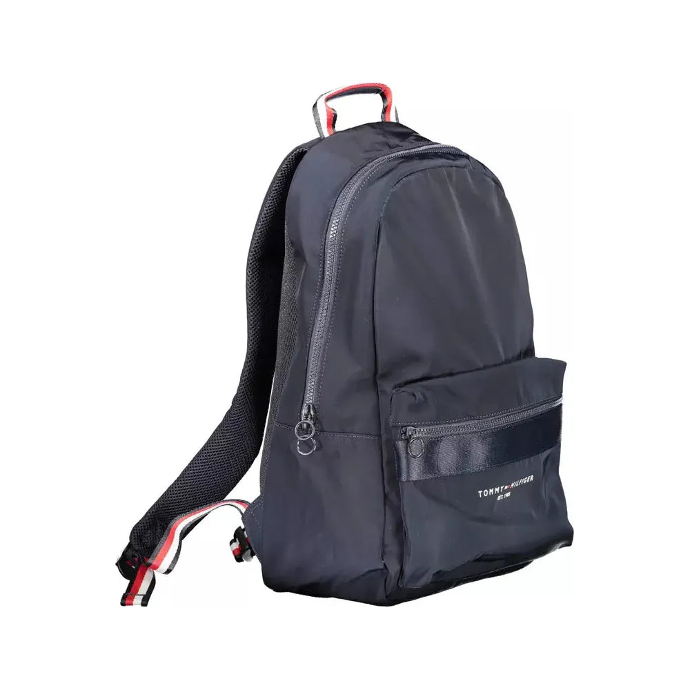 Front view with bag zipped and handles upright.