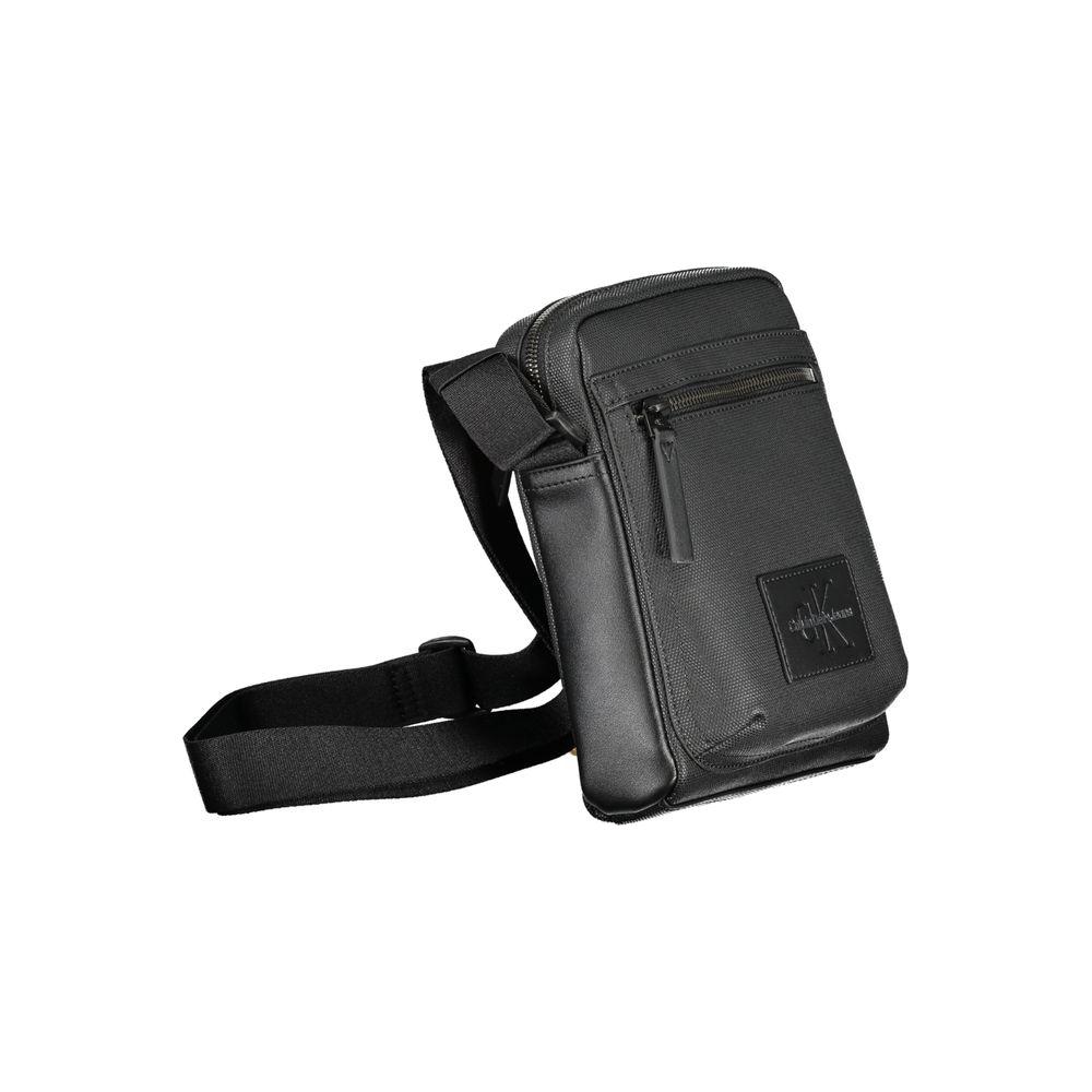 Front view with bag zipped and handles upright.