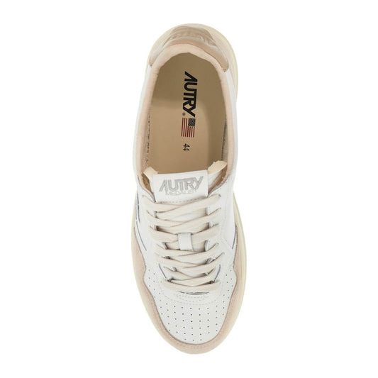 Autry leather medalist low sneakers